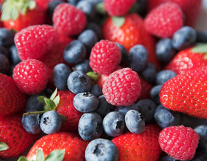 
Berries are one of the best sources of anthocyanins, a class of natural compounds protective against cancer and cardiovascular disease.
